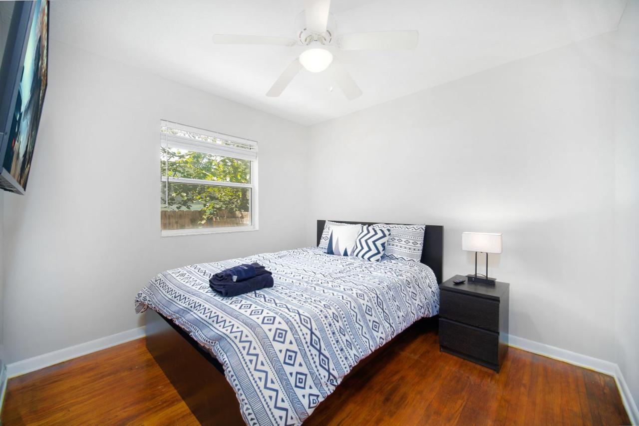 King Bedroom 2Bed1Bath Sleeps 4 Close To Town Center Downtown Beach Mayo Clinic Jacksonville Eksteriør bilde